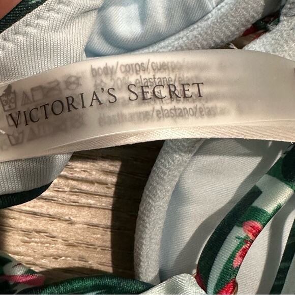 Victoria's Secret Floral Bikini Set with Adjustable Straps - Picture 12 of 16